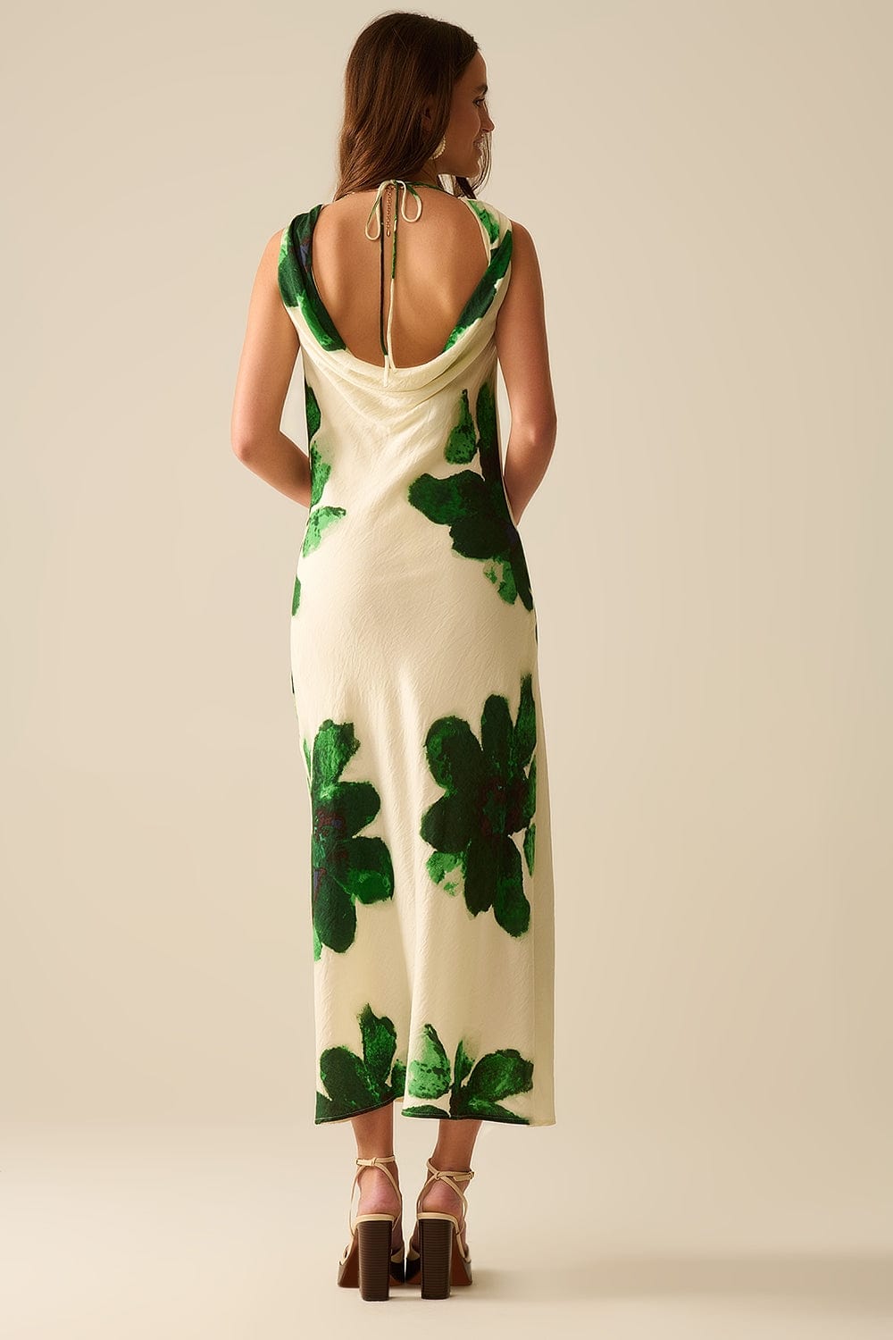 Q2 Women's Dress Flowy Sleeveless Green Maxi Dress With Floral Print