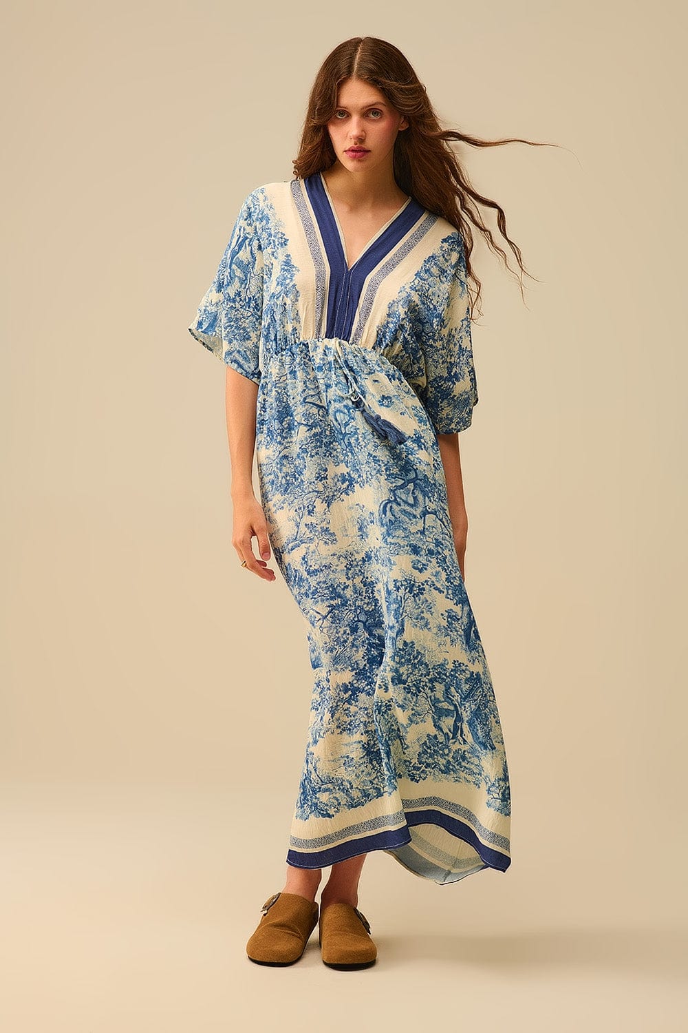 Q2 Women's Dress Flowy V-Neck Dress With Toile De Jouy Print