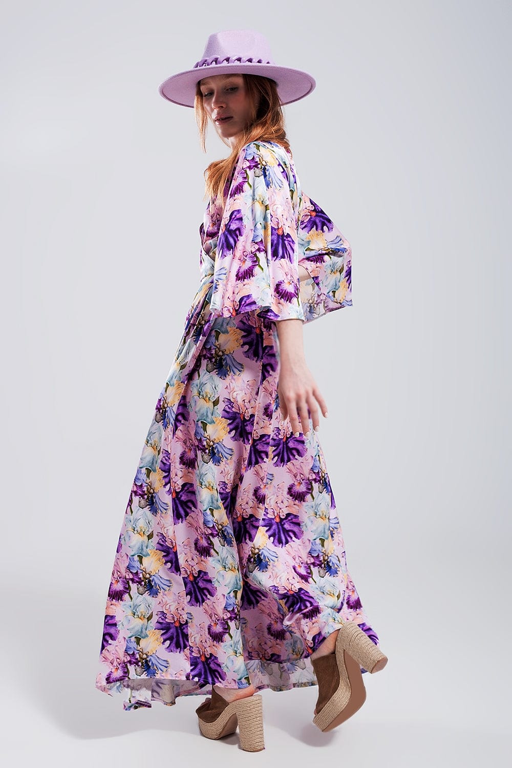 Q2 Women's Dress Flutter Sleeve Maxi Dress in Purple Floral Print