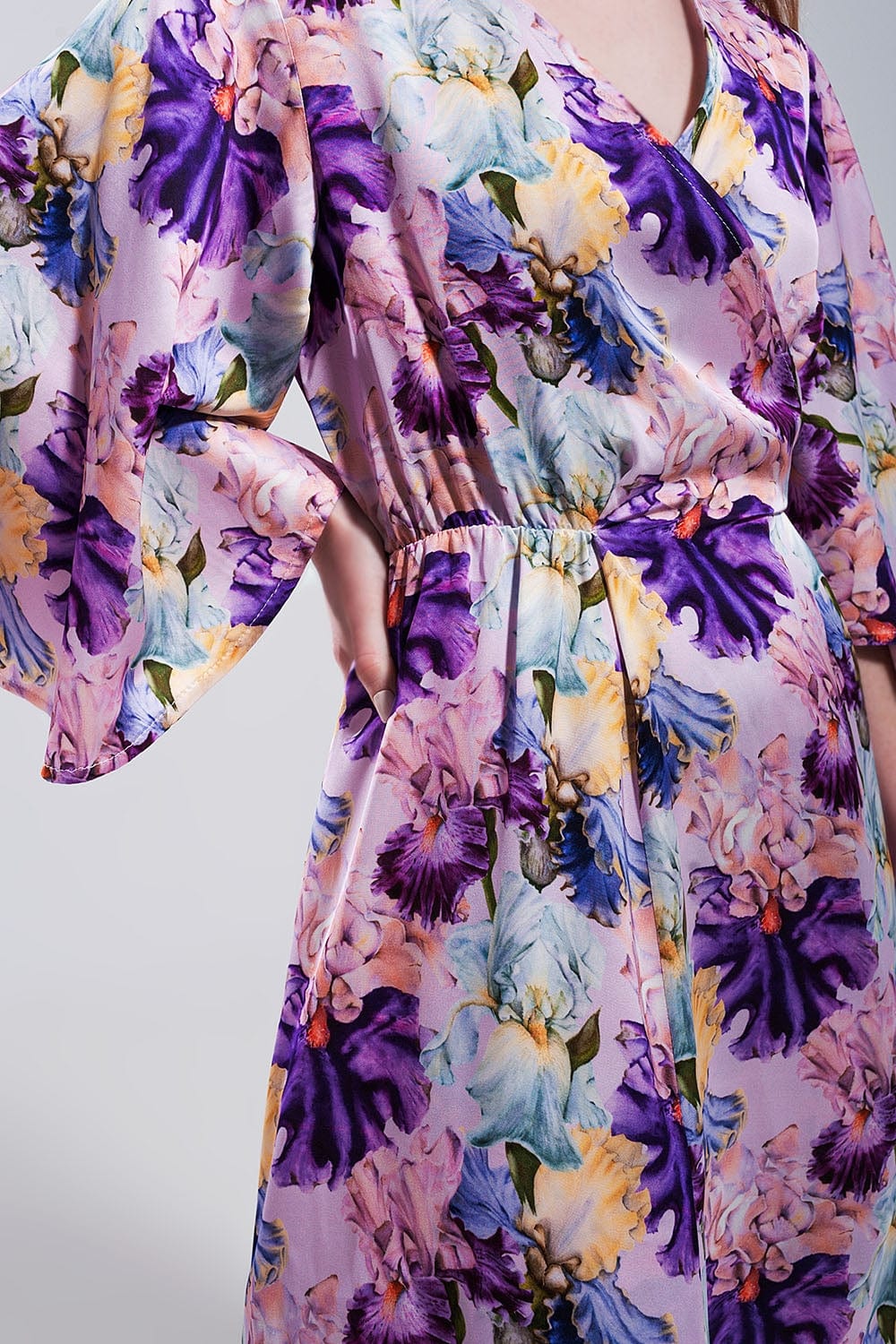 Q2 Women's Dress Flutter Sleeve Maxi Dress in Purple Floral Print