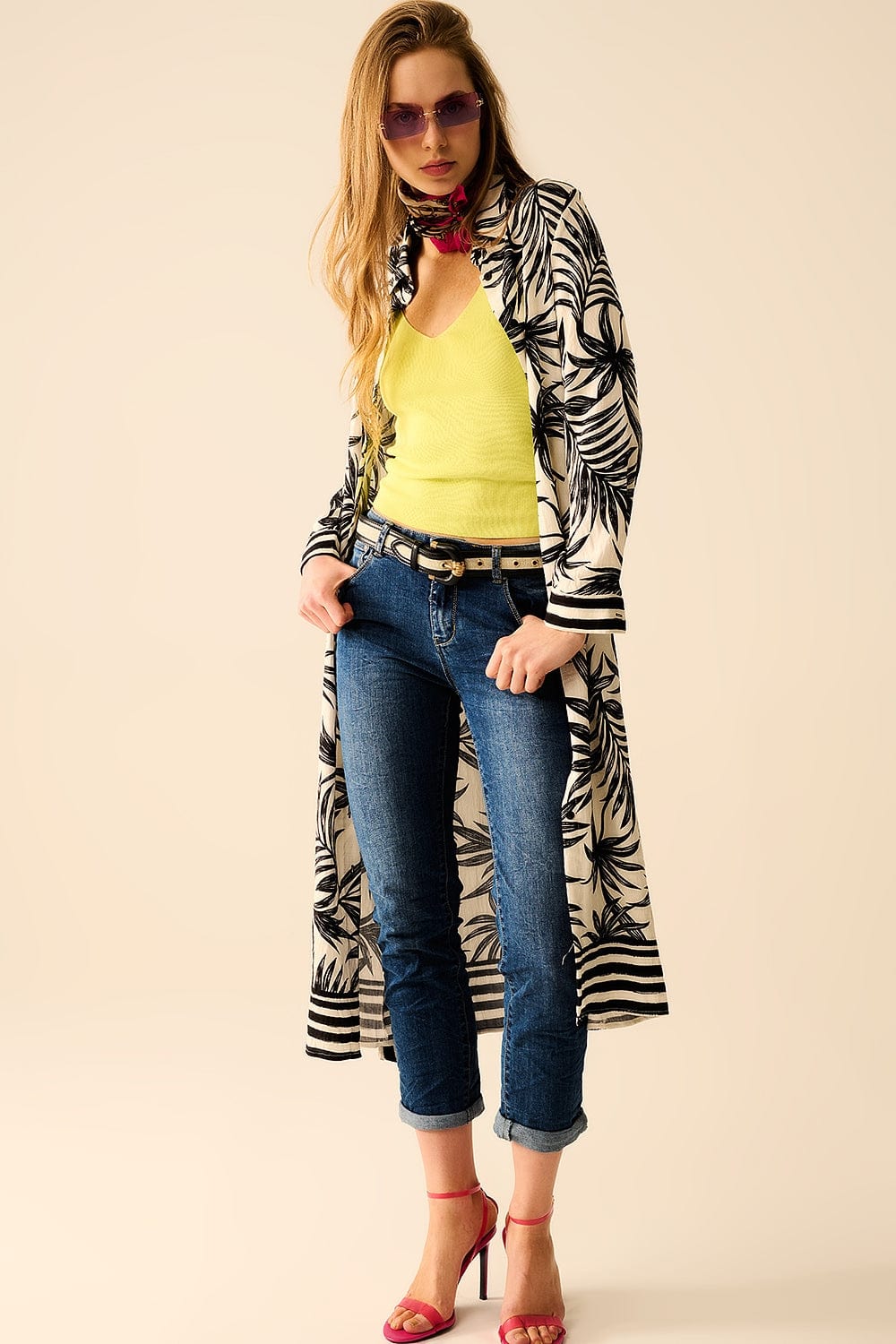 Q2 Women's Dress Long Sleeve Midi Dress In Tropical Motif In Black And White