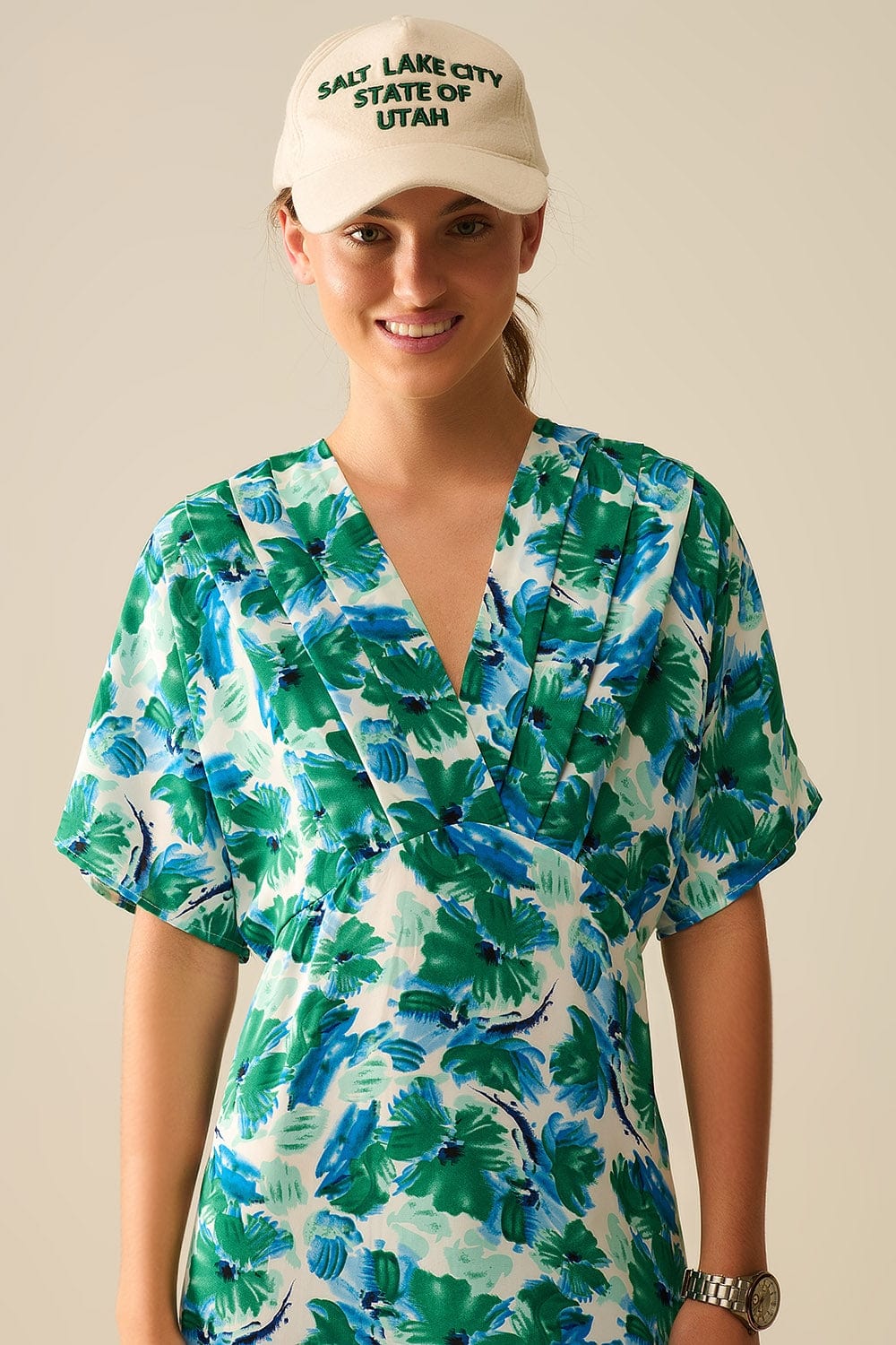 Q2 Women's Dress Maxi Floral Print Dress In Satin Fabric With Dropped Sleeves