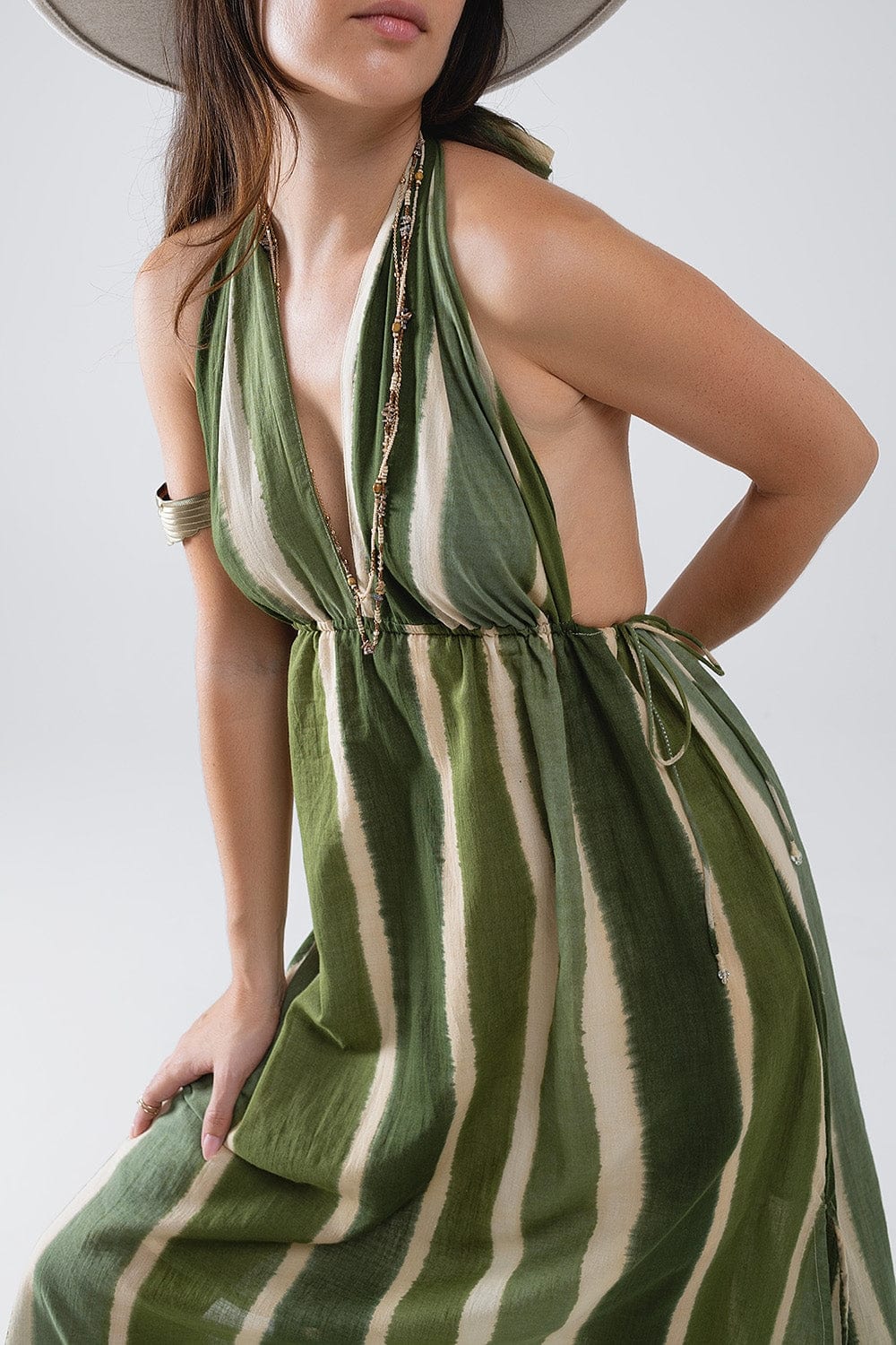 Q2 Women's Dress Maxi V-Neck Halter Dress With Side Slits In Striped Tie-Dye Green