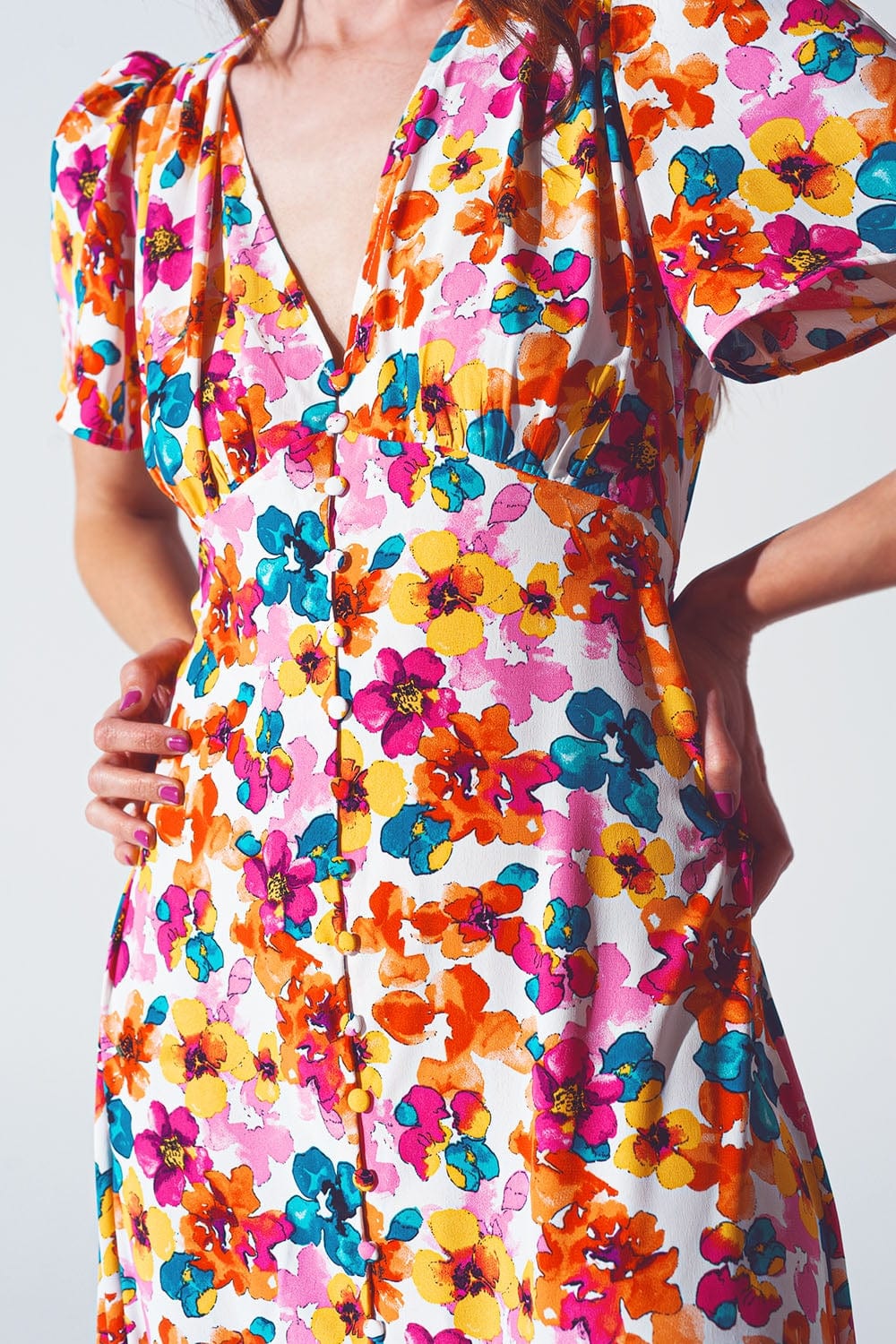 Q2 Women's Dress Midi Cinched In Wist Dress In Multicolot Floral Print