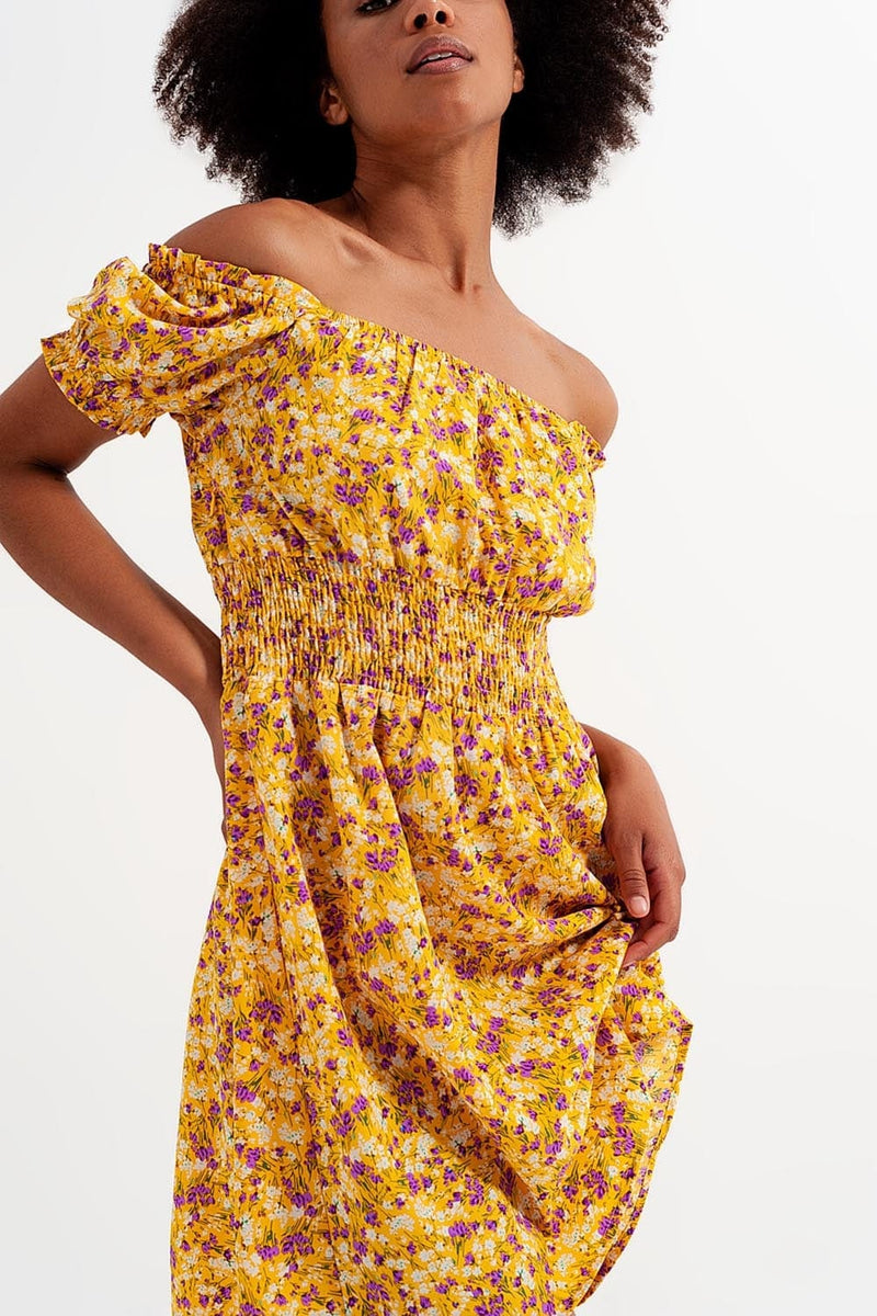 Q2 Women's Dress Mini Dress with Shirred Detail in Yellow Ditsy Floral Print