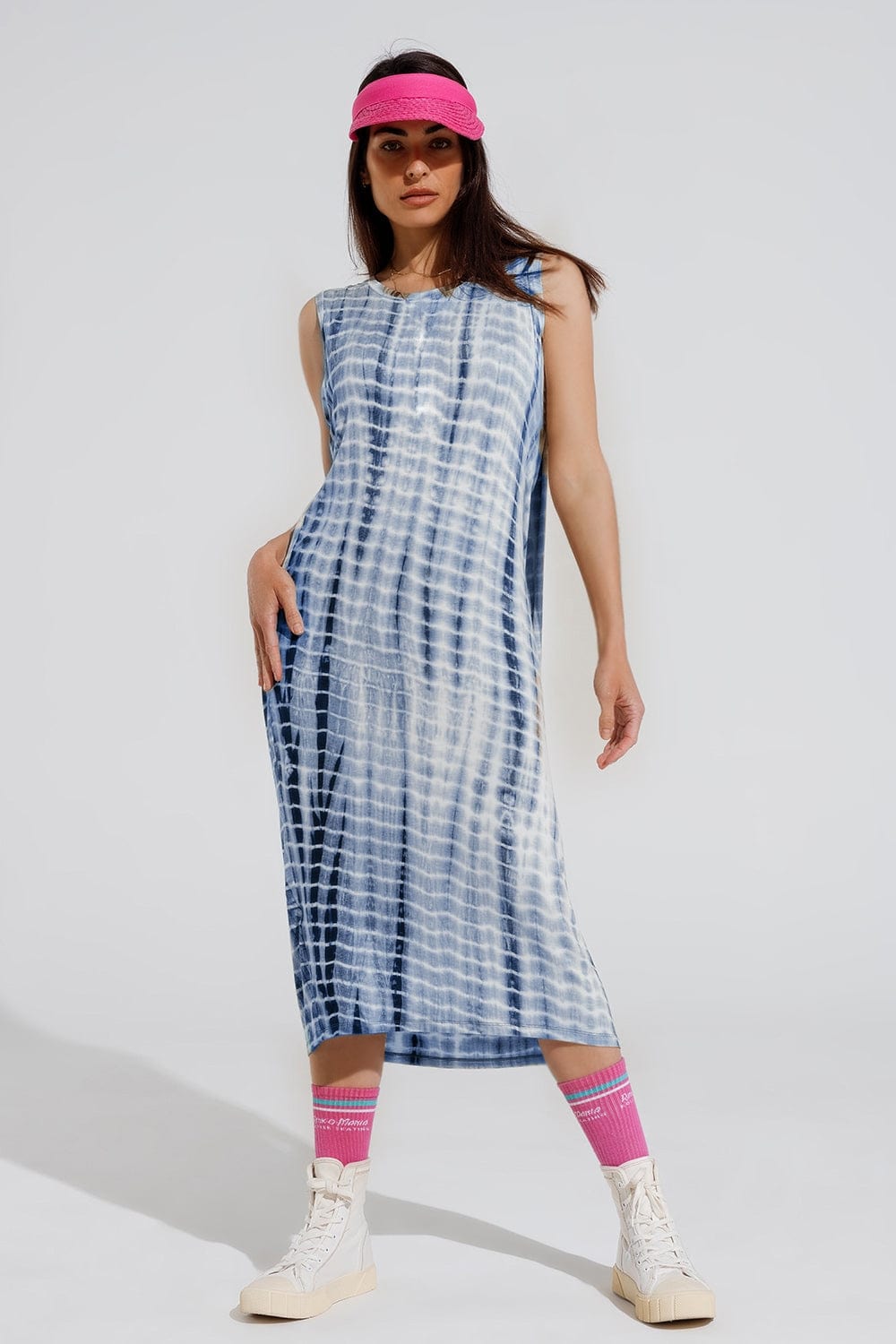 Q2 Women's Dress Relaxed Maxi Tie Dye Dress In Shades Of Blue