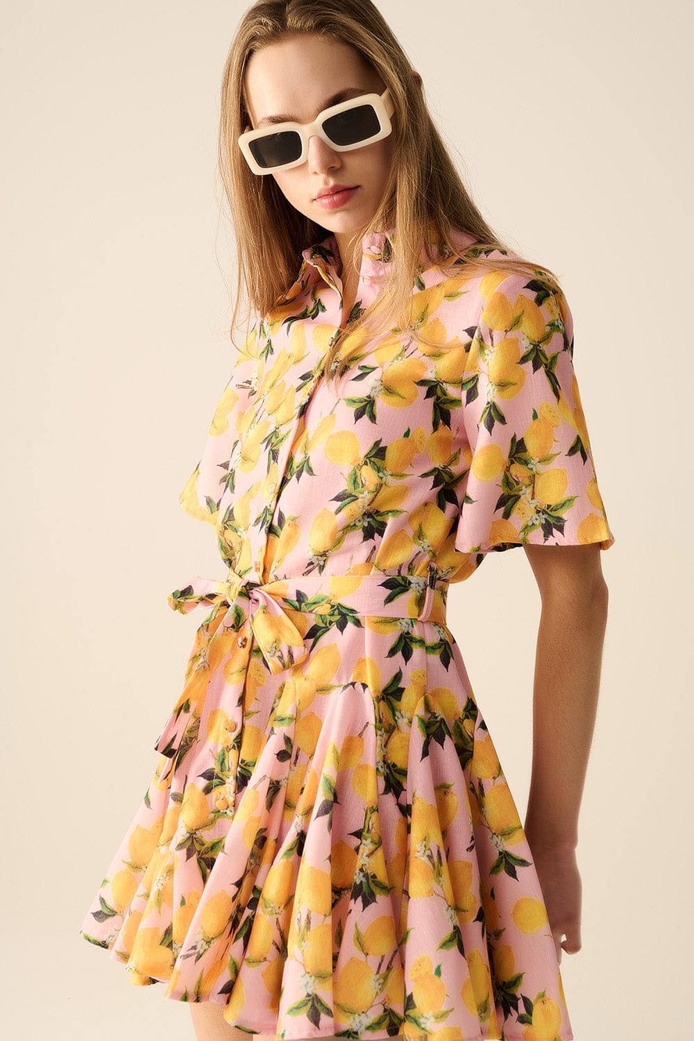 Q2 Women's Dress Romantic Dress With Waistband And Lemon Print And Short Sleeves In Pink