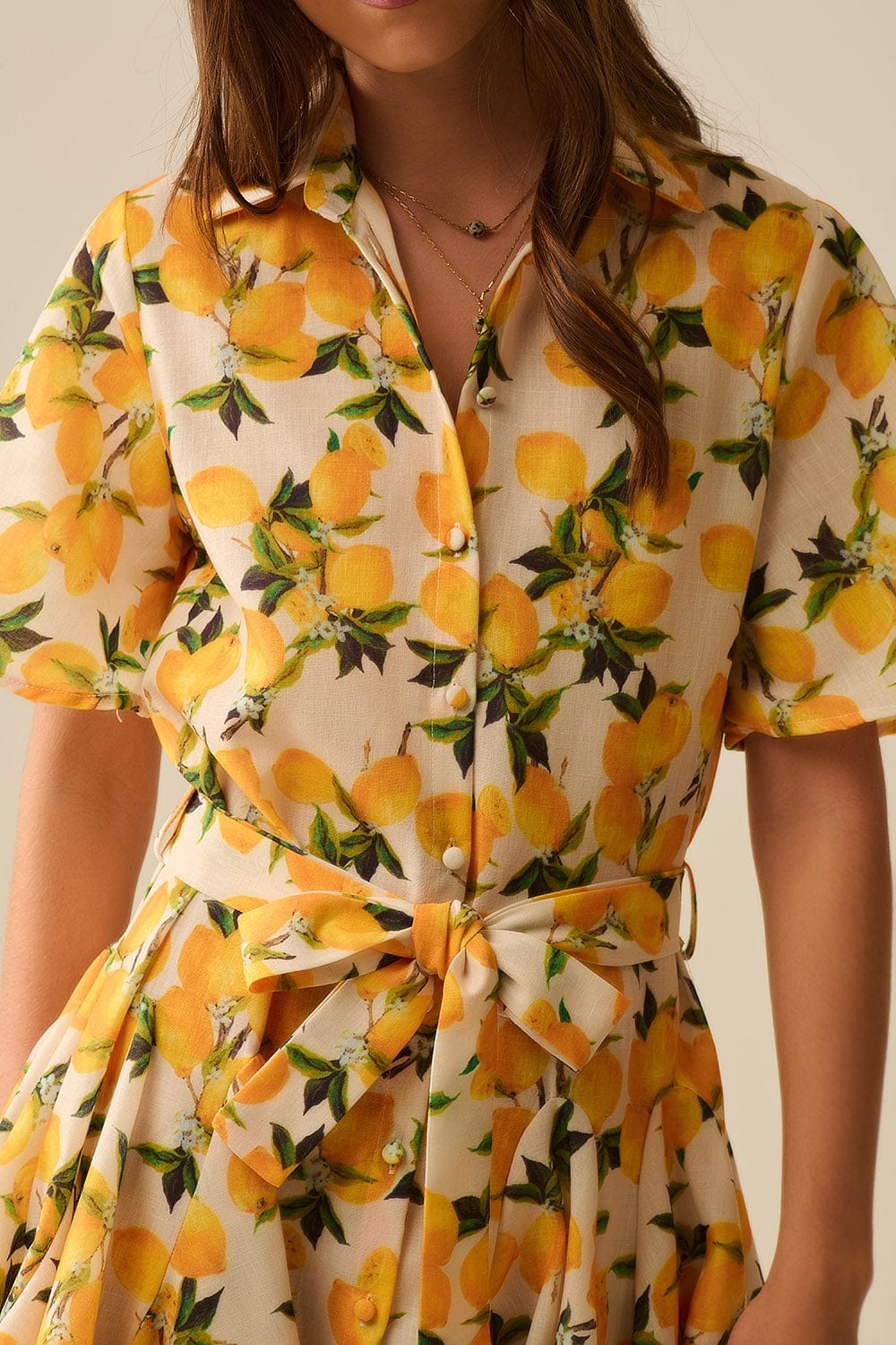 Q2 Women's Dress Romantic Dress With Waistband And Lemon Print And Short Sleeves