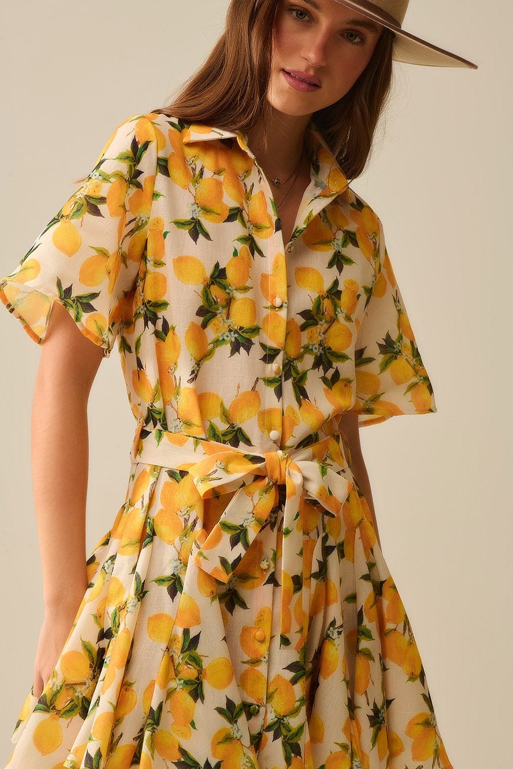Q2 Women's Dress Romantic Dress With Waistband And Lemon Print And Short Sleeves