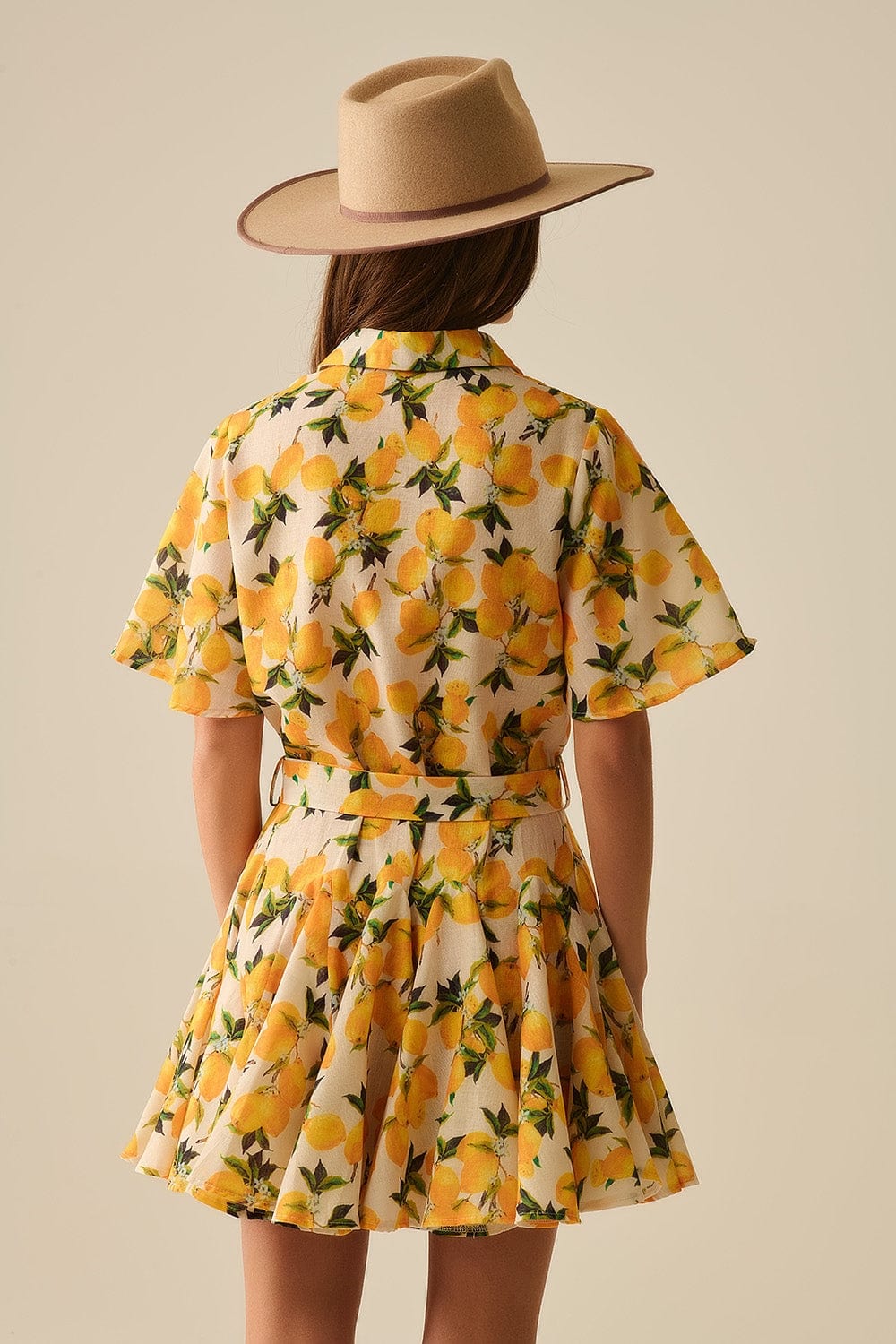 Q2 Women's Dress Romantic Dress With Waistband And Lemon Print And Short Sleeves
