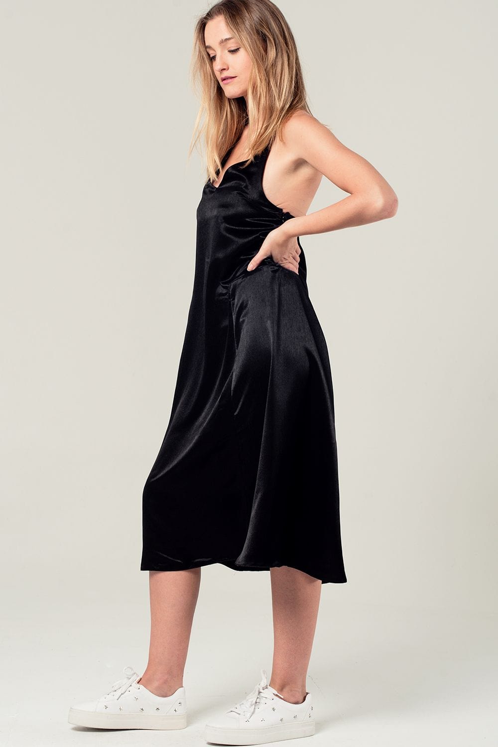 Q2 Women's Dress Satin midi dress with back detail in black