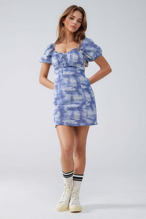 Q2 Women's Dress Short Dress With Puff Sleeves In Abstract Blue And White Print