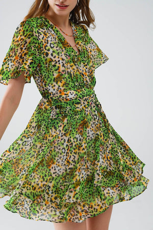 Q2 Women's Dress Short Green Multicolored Dress With Crossed Top With Animal Print