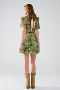 Q2 Women's Dress Short Green Multicolored Dress With Crossed Top With Animal Print