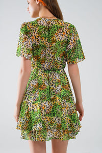 Q2 Women's Dress Short Green Multicolored Dress With Crossed Top With Animal Print