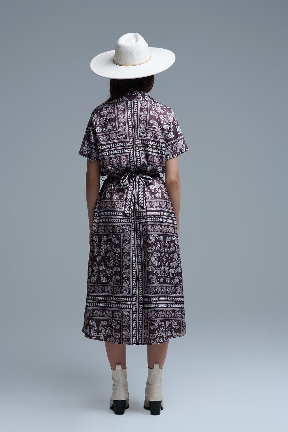 Q2 Women's Dress Short Sleeve Paisley Print Shirt Dress In Brown