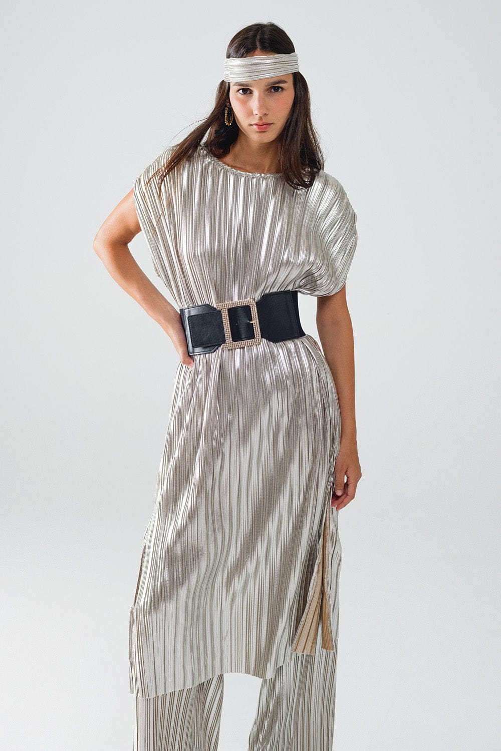 Q2 Women's Dress Silver Pleated Dress With Belt And Short Sleeves