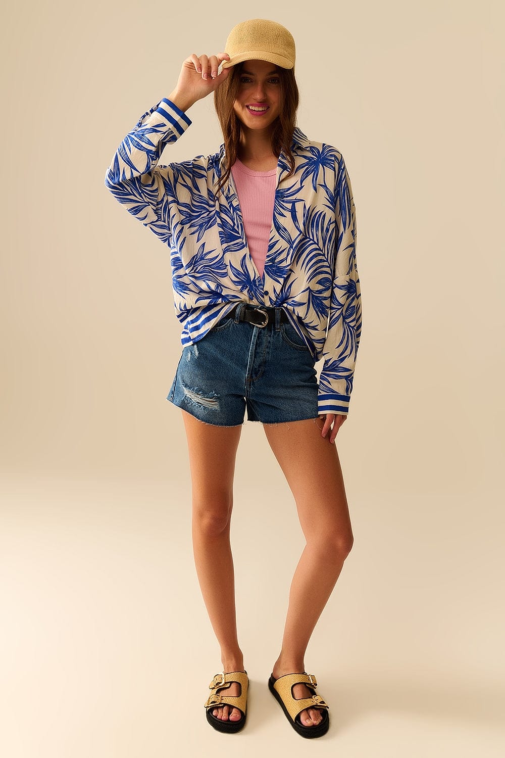 Q2 Women's Dress Tropical Motif Relaxed Blouse In Blue And White