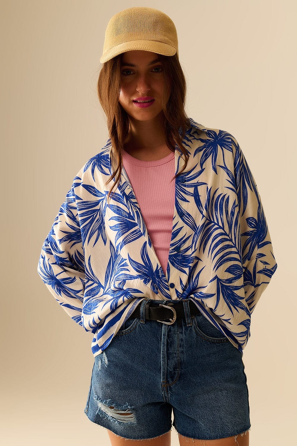 Q2 Women's Dress Tropical Motif Relaxed Blouse In Blue And White