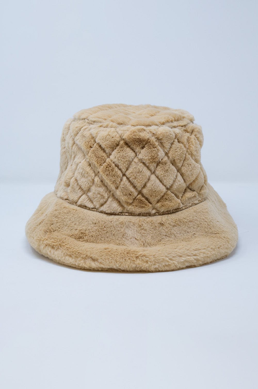 Q2 Women's Hat One Size / Beige Quilted Bucket Hat In Beige Faux Fur