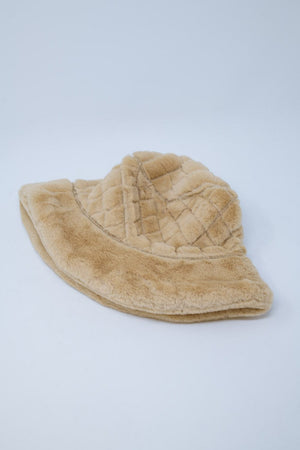 Q2 Women's Hat One Size / Beige Quilted Bucket Hat In Beige Faux Fur