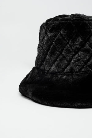 Q2 Women's Hat One Size / Black Quilted Bucket Hat In Black Faux Fur