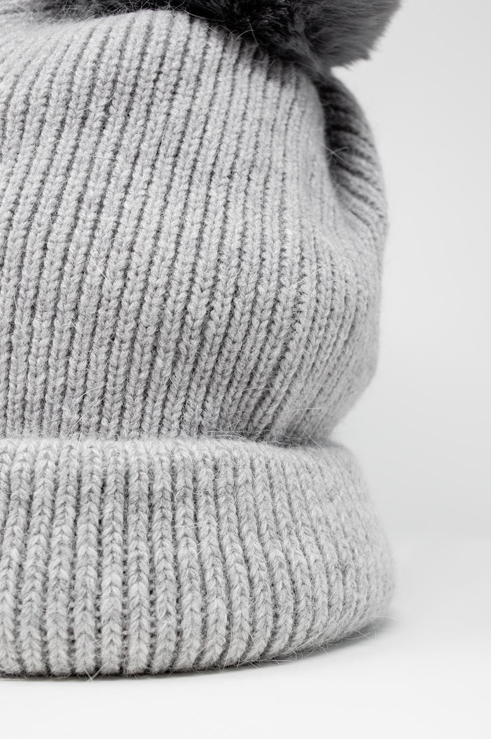Q2 Women's Hat One Size / Grey / China Gray Knitted Hat with Pompom