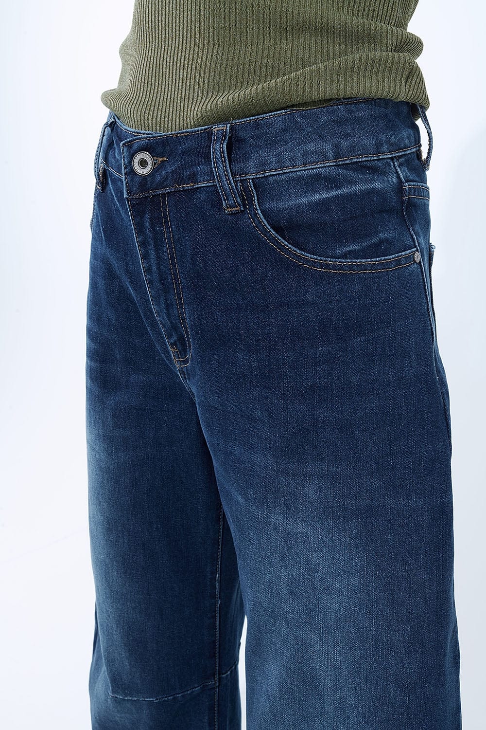 Q2 Women's Jean Barrel Jeans With Balloon-Style Knee Seam Detail
