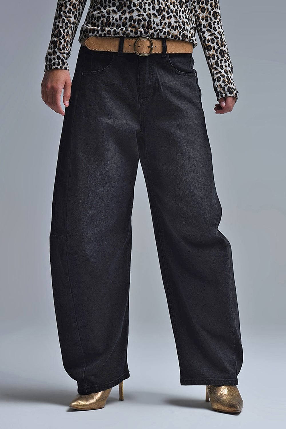 Q2 Women's Jean Black Barrel Jeans With Side Seam Detail