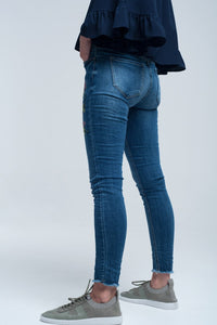 Q2 Women's Jean Blue skinny jean with embroideries