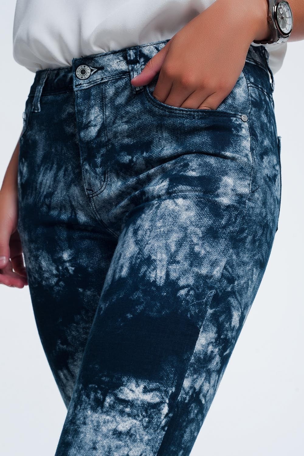 Q2 Women's Jean Blue Tinted Slim Pants
