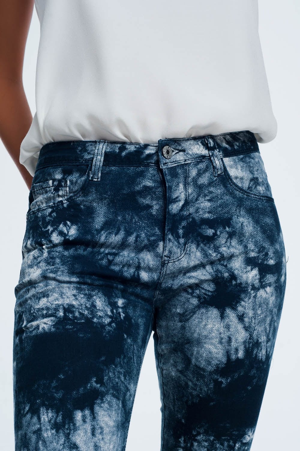 Q2 Women's Jean Blue Tinted Slim Pants