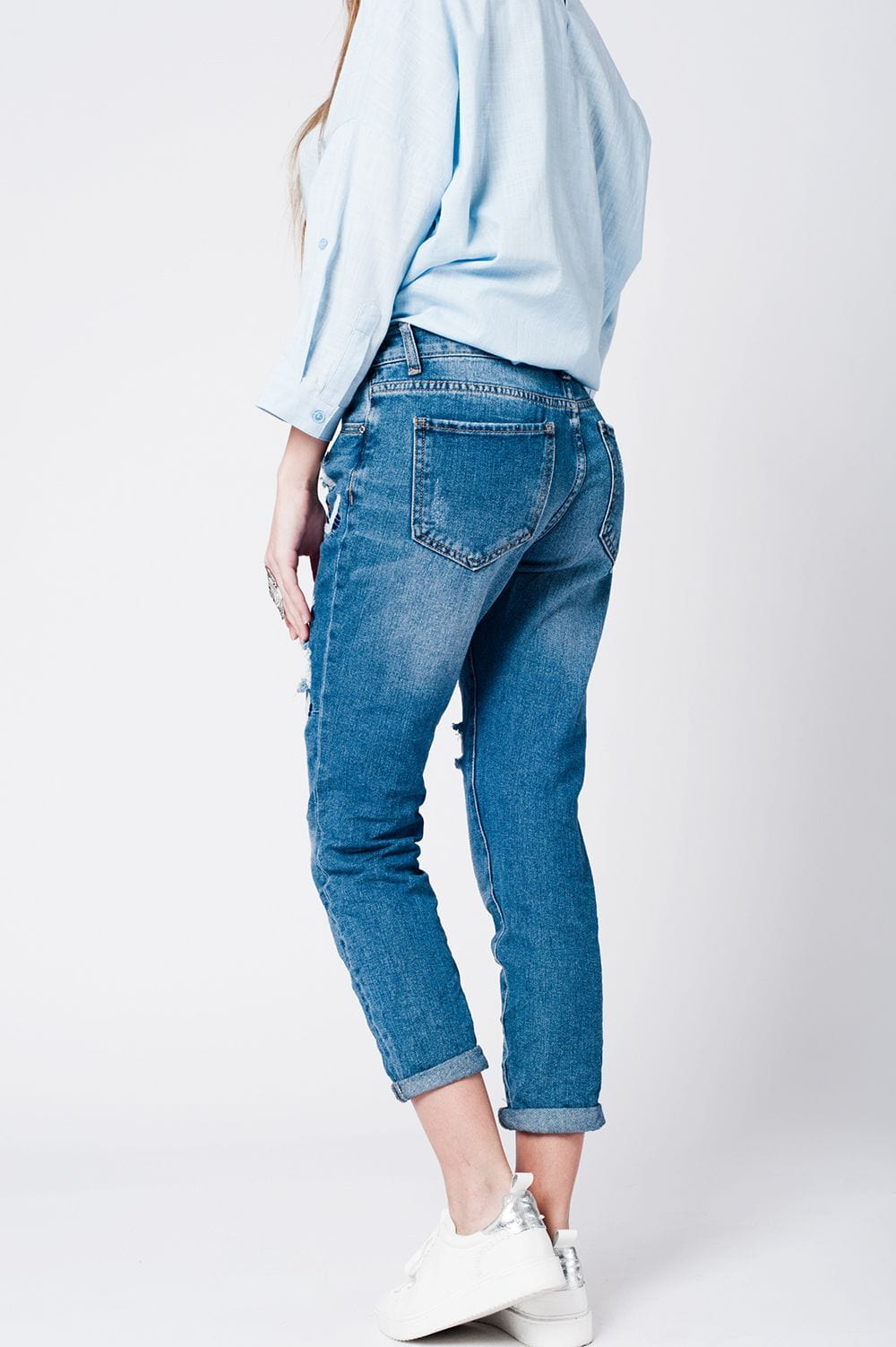 Q2 Women's Jean Blue wash mom jeans bird embroidery