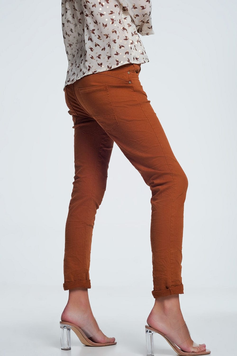 Q2 Women's Jean Caldera Jeans with Button Closure
