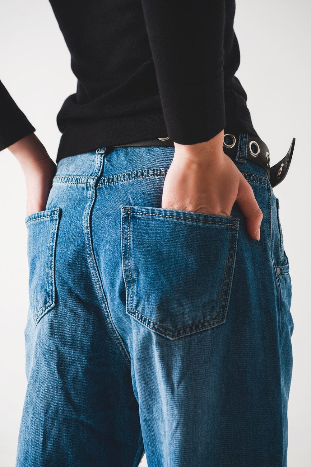Q2 Women's Jean Cotton Skater Tapered Carpenter Jeans in Mid Wash