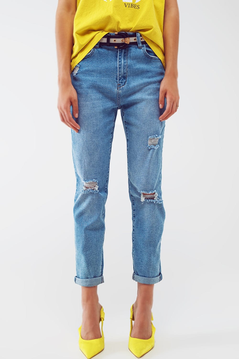Q2 Women's Jean Distressed Regular Jeans In Light Blue Wash