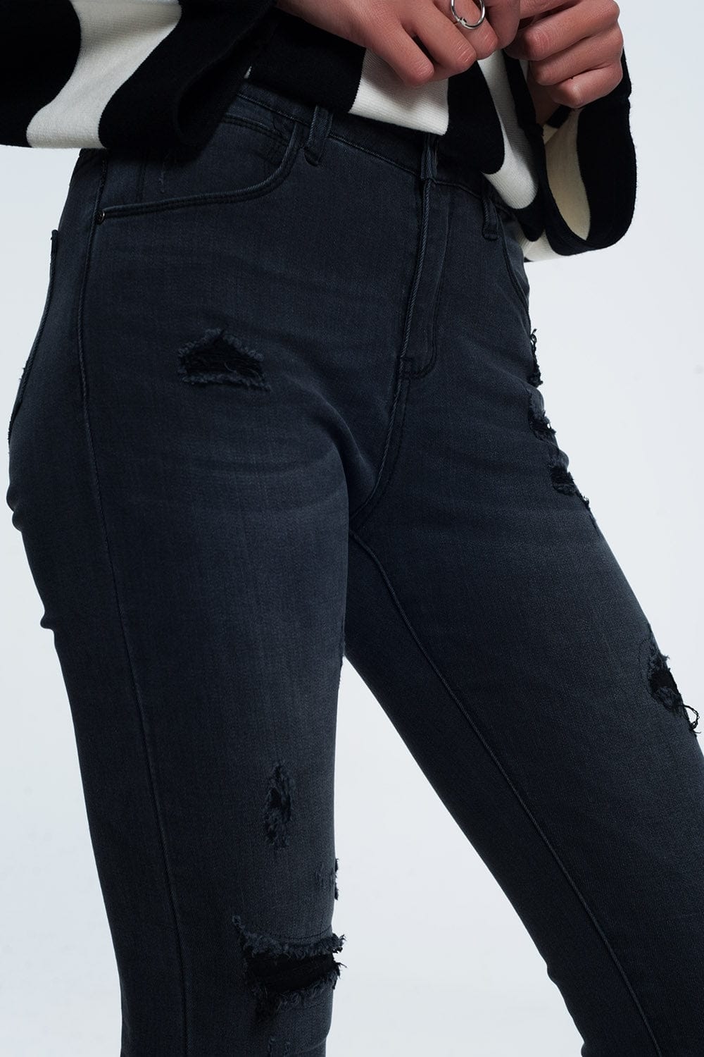 Q2 Women's Jean Distressed Skinny Jeans in Black