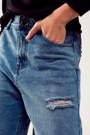 Q2 Women's Jean Distressed Straight Leg Jean in Medium Denim