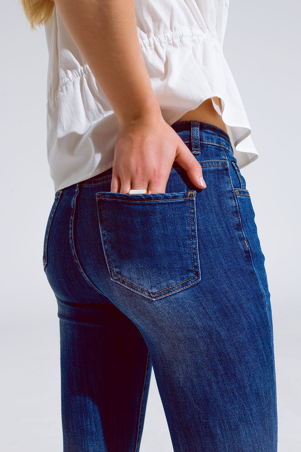 Q2 Women's Jean Flared Skinny Jeans With Raw Hem Edge In Mid Wash