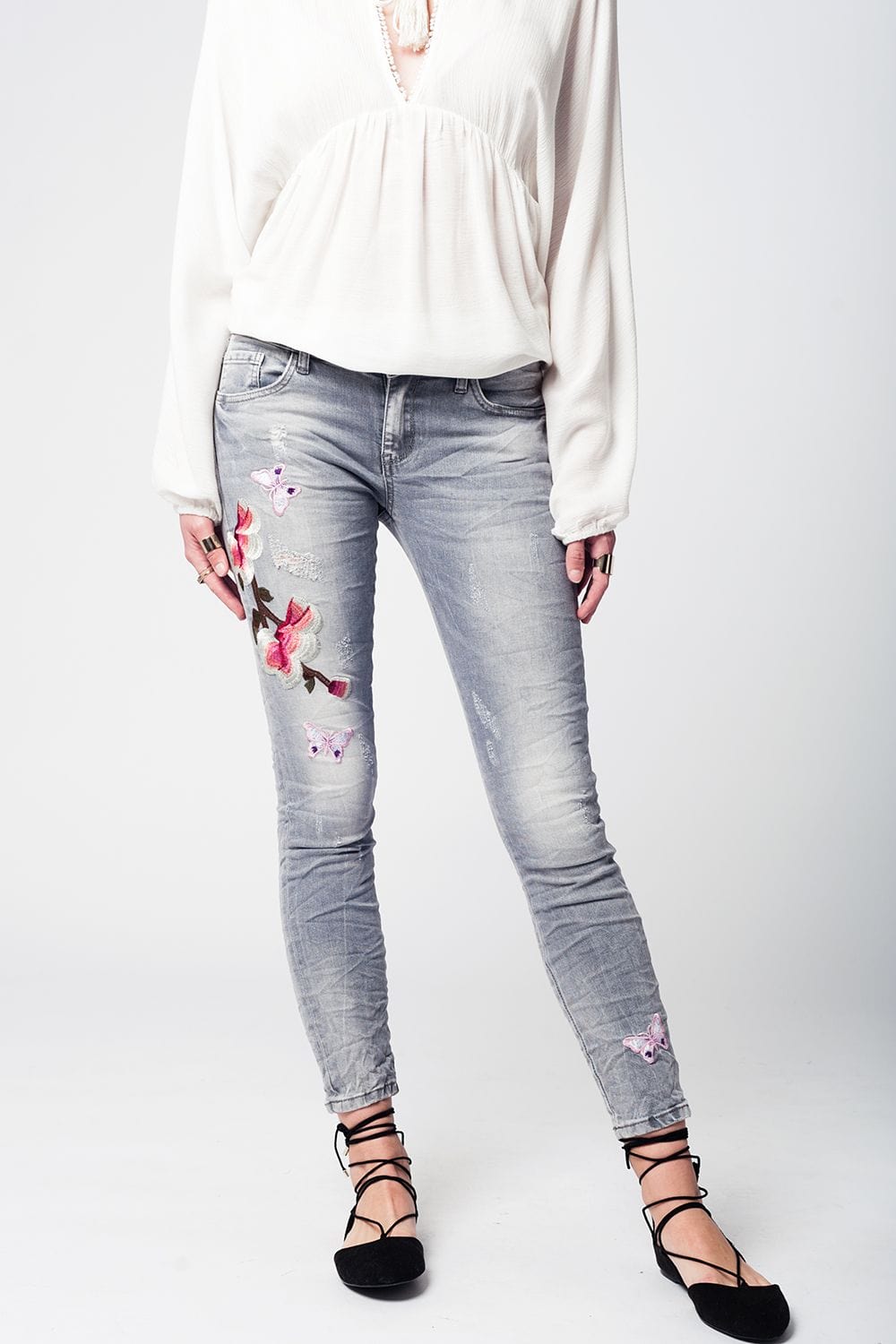 Q2 Women's Jean Gray slim denim embroidered jeans