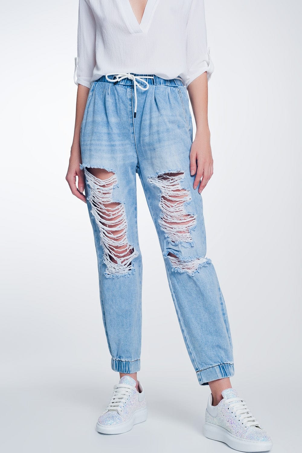 Q2 Women's Jean Heavily Ripped Boyfriend Jeans in Light Denim