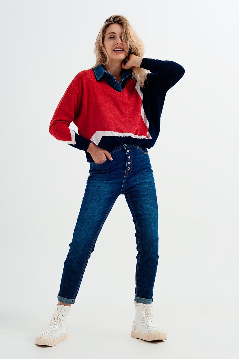 Q2 Women's Jean High rise jeans with exposed buttons in blue
