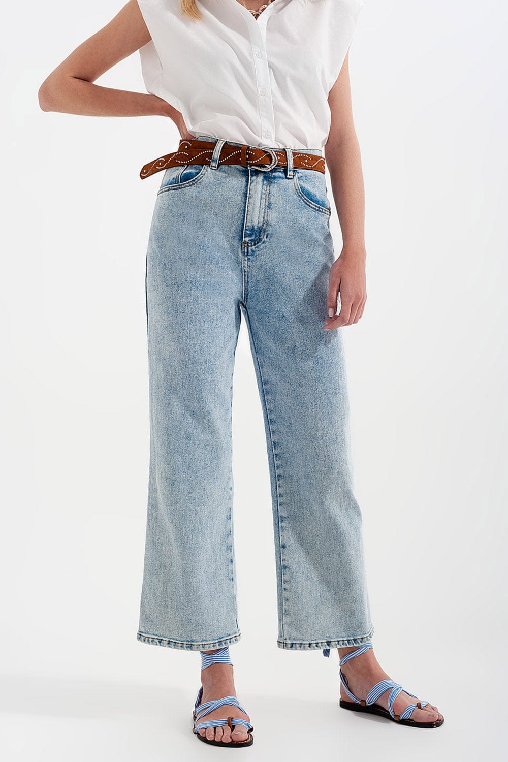 Q2 Women's Jean High Rise Wide Leg Jeans in Bleach Wash
