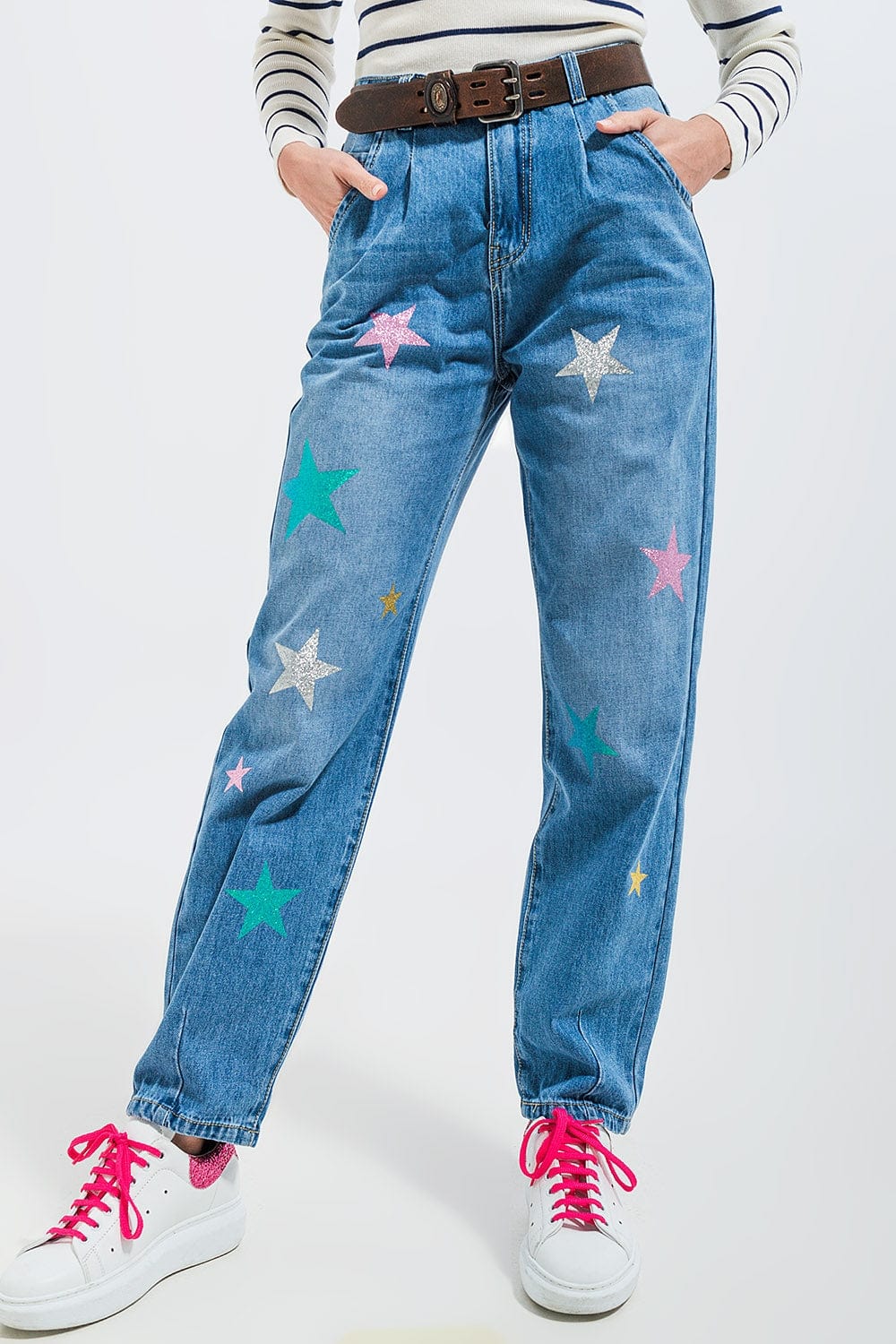 Q2 Women's Jean High Waist Slouch Jean with Pleat Front with Star