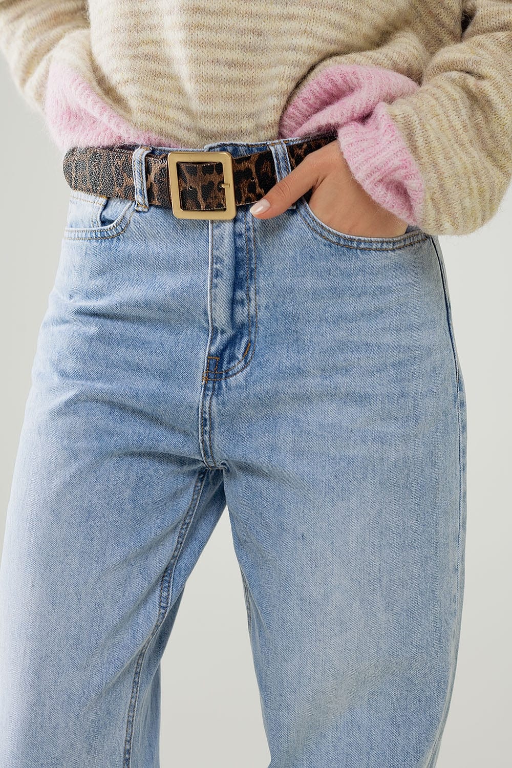 Q2 Women's Jean High Waist Straight Leg Jeans In Light Wash