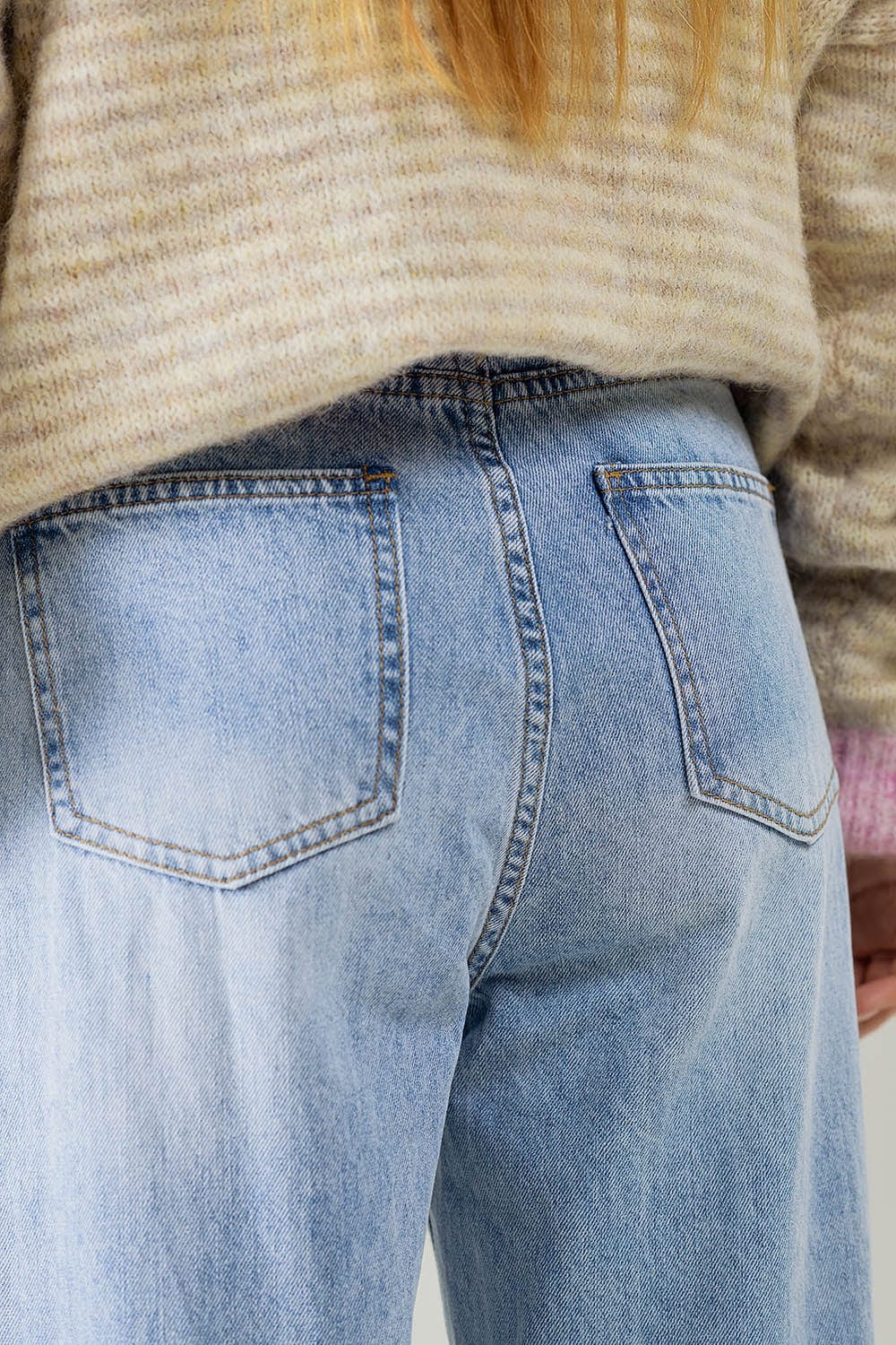 Q2 Women's Jean High Waist Straight Leg Jeans In Light Wash