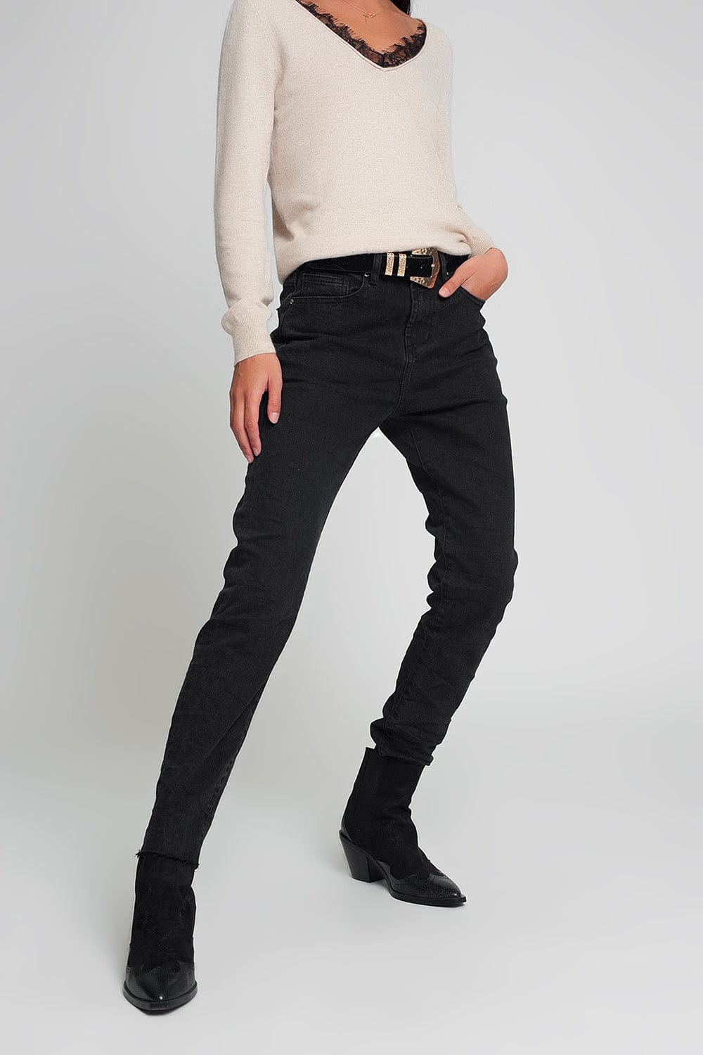 Q2 Women's Jean High Waisted Mom Jeans in Black