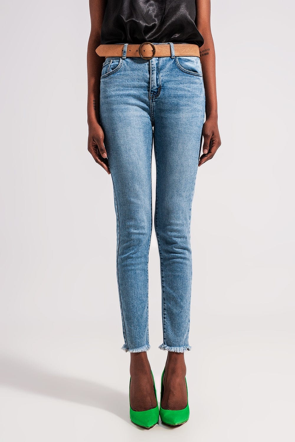 Q2 Women's Jean Jeans with Frayed Hem in Light Blue