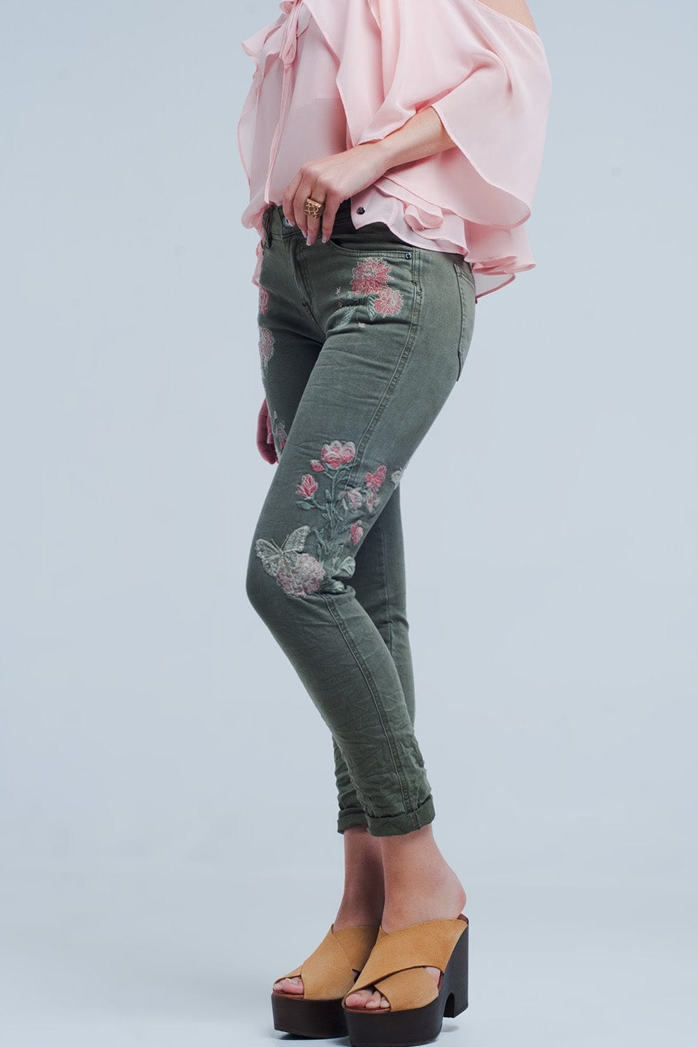 Q2 Women's Jean Khaki Jeans with Embroidered Flower