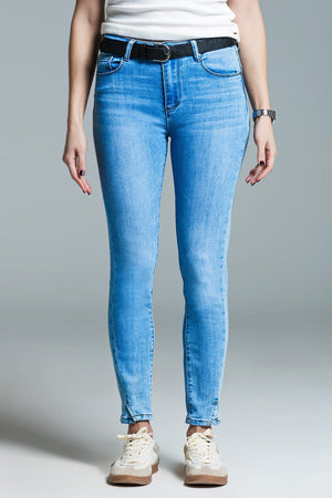 Q2 Women's Jean Light Blue Basic Skinny Jeans With Short Slit At Hem